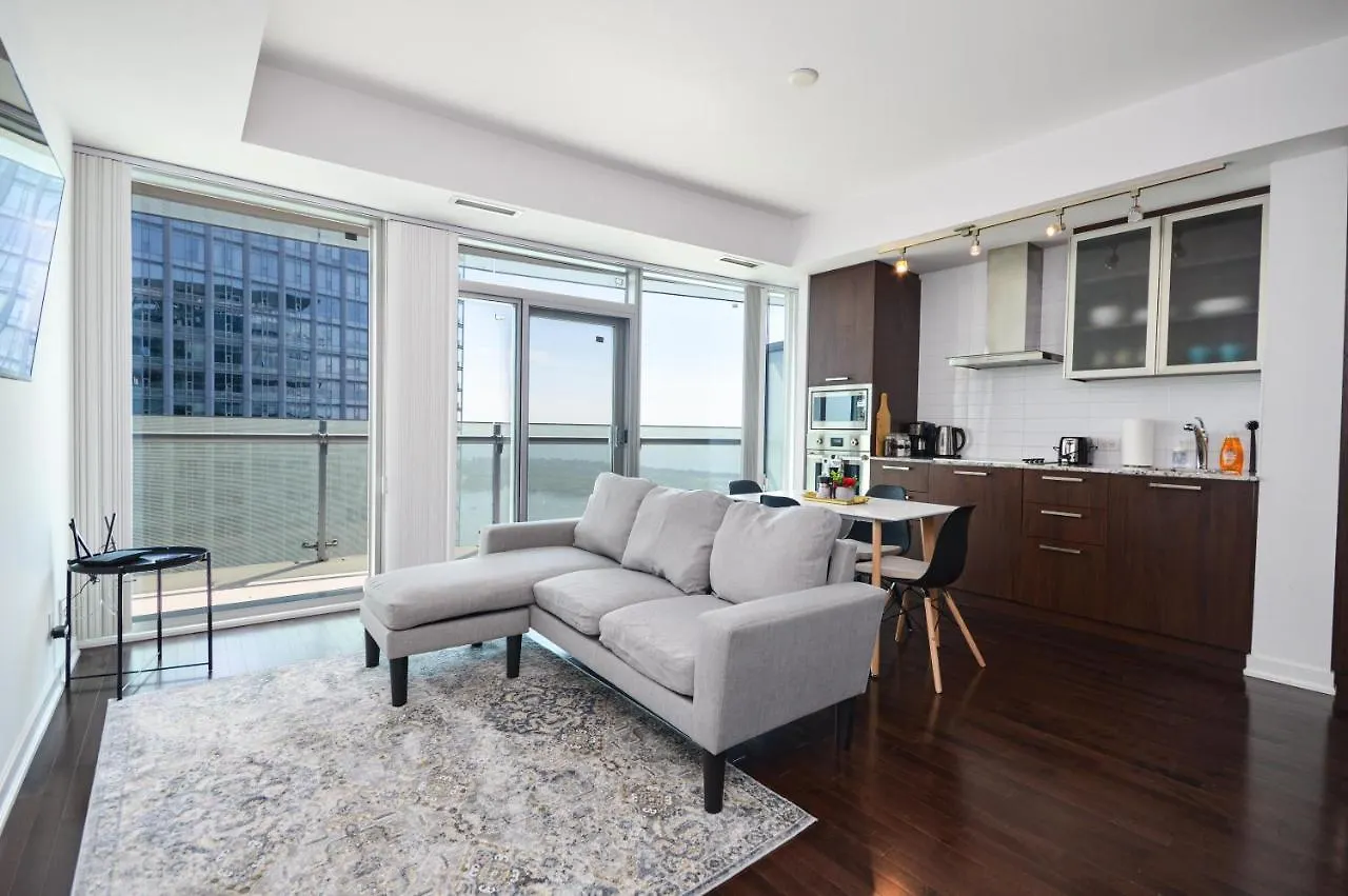 Downtown Toronto Condo Near Cn Tower, Union Station, Scotiabank Arena,Rogers Centre