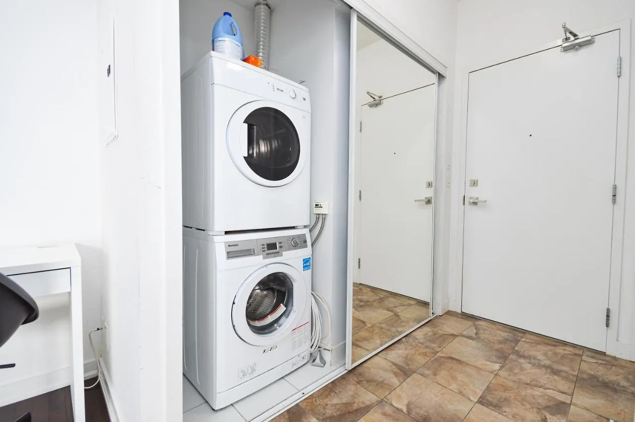 Downtown Toronto Condo Near Cn Tower, Union Station, Scotiabank Arena,Rogers Centre Canada